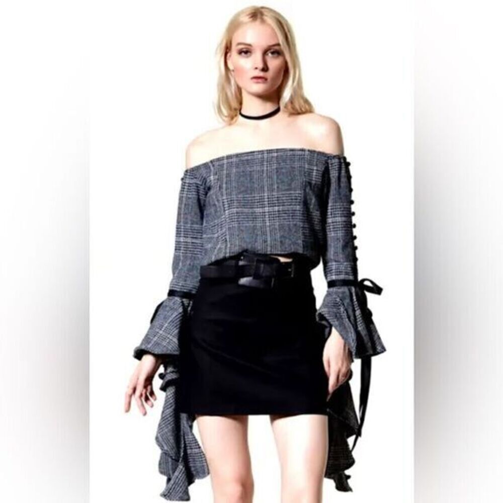 STORETS GRAY TWEED TOP